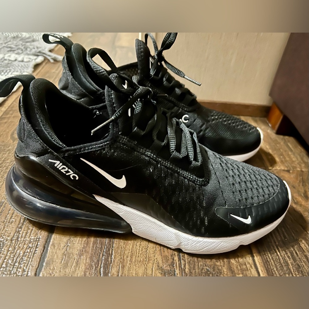 Nike air max 270 women’s 9.5 color black